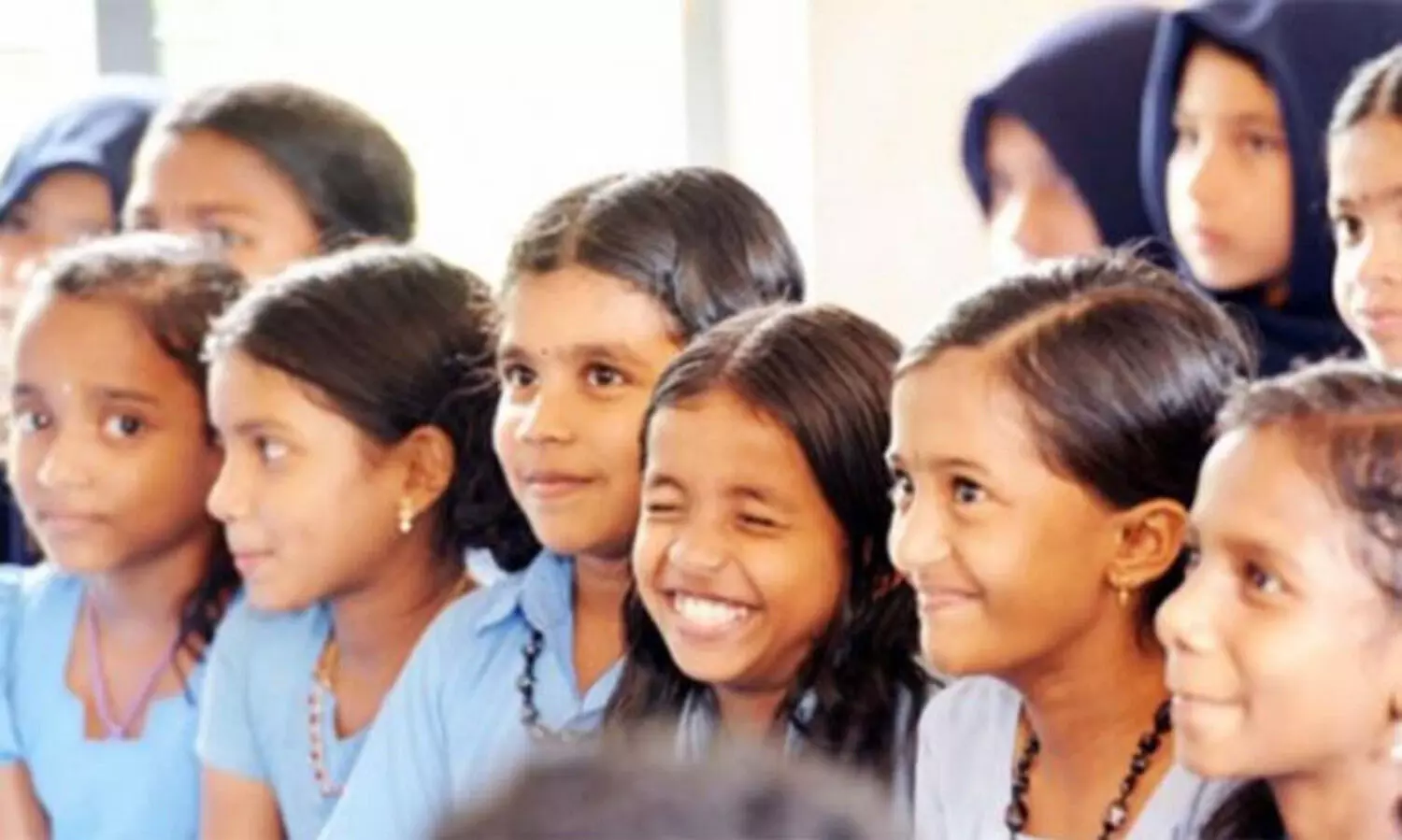 സംസ്ഥാനത്ത് സ്‌കൂളുകൾ നാളെ തുറക്കും; പ്രവേശനോത്സവത്തിന്റെ സംസ്ഥാനതല ഉദ്ഘാടനം മുഖ്യമന്ത്രി നിർവഹിക്കും