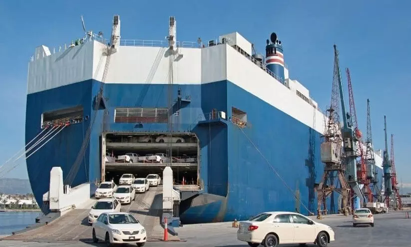 അറ്റകുറ്റപ്പണി: റോ റോ വെസൽ കപ്പൽശാലയിൽ അറ്റകുറ്റപ്പണി: റോ റോ വെസൽ കപ്പൽശാലയിൽ