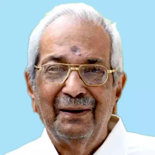 അ​ഡ്വ. വെ​ള്ളൂ​ർ ബാ​ല​കൃ​ഷ്ണ മേ​നോ​ൻ