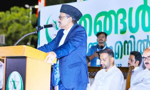 തു​റ​ന്ന മ​ന​സ്സോ​ടെ ആ​ശ​യ​വി​നി​മ​യം ന​ട​ത്ത​ണം -സാ​ദി​ഖ​ലി ത​ങ്ങ​ൾ