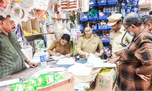 തൃപ്പൂണിത്തുറയില്‍ 100 കിലോ നിരോധിത പ്ലാസ്റ്റിക് പിടികൂടി