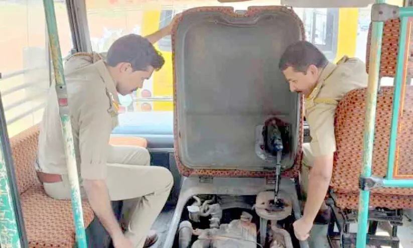 സുരക്ഷിത യാത്ര ഉറപ്പാക്കാൻ സ്കൂൾ വാഹനങ്ങൾ പരിശോധിച്ചു