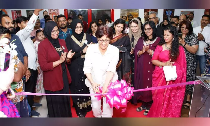 വിമൻ കലക്ടിവ് ആർട്ടിസ്റ്റ് എക്സിബിഷൻ വിമൻ കലക്ടിവ് ആർട്ടിസ്റ്റ് എക്സിബിഷൻ