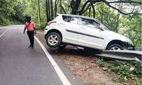 അപകടം ഇവിടെ തുടർക്കഥ; കണ്ണടച്ച് അധികൃതർ അപകടം ഇവിടെ തുടർക്കഥ; കണ്ണടച്ച് അധികൃതർ