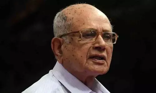 ബം​ഗാ​ൾ ഉ​ൾ​ക്ക​ട​ലി​ന്​ മേ​ലെ ത​ക​രാ​റി​ലാ​യ വി​മാ​ന​ത്തി​ൽ -ബി.​ആ​ർ.​പി. ഭാ​സ്​​ക​ർ അനുഭവം പങ്കുവെക്കുന്നു