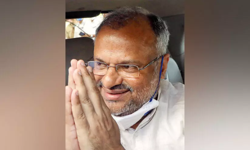 ഒടുവിൽ സഭ കൈവിട്ടു; പടിയിറങ്ങി ഫ്രാങ്കോ ഒടുവിൽ സഭ കൈവിട്ടു; പടിയിറങ്ങി ഫ്രാങ്കോ