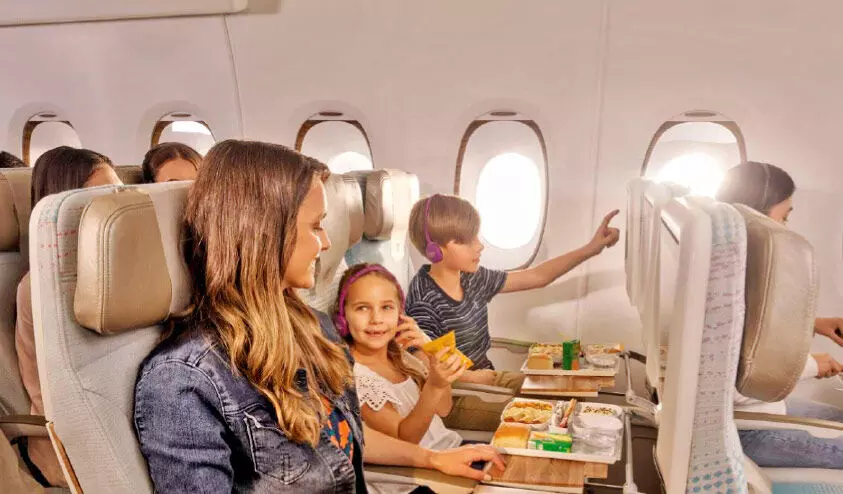 വിമാനത്തിലെ ഭക്ഷണവിതരണവും പരിസ്ഥിതിസൗഹൃദമാക്കി എമിറേറ്റ്സ് വിമാനത്തിലെ ഭക്ഷണവിതരണവും പരിസ്ഥിതിസൗഹൃദമാക്കി എമിറേറ്റ്സ്