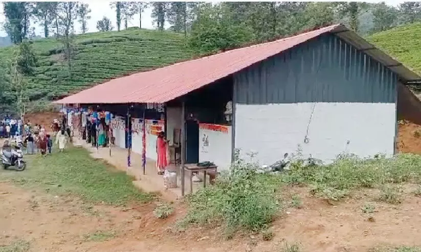 സ്വ​ന്തം സ്കൂ​ൾ കെ​ട്ടി​ട​ത്തി​ൽ പു​ത്തു​മ​ല​യി​ലെ കു​ട്ടി​ക​ൾ