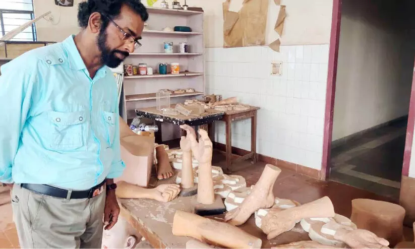 ശിൽപി പടിയിറങ്ങി വൈദ്യശാസ്ത്ര മ്യൂസിയത്തിന്റെ പുനർജനി കാണാതെ ശിൽപി പടിയിറങ്ങി വൈദ്യശാസ്ത്ര മ്യൂസിയത്തിന്റെ പുനർജനി കാണാതെ