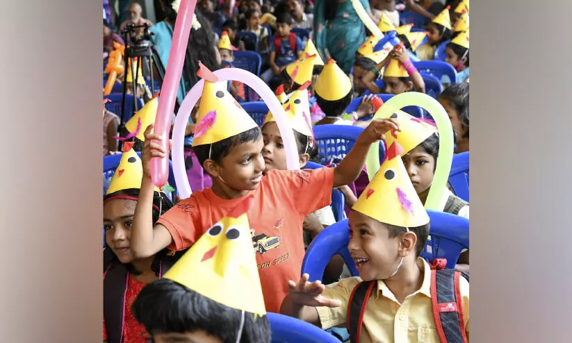 സ്കൂ​ളു​ക​ളി​ൽ ഫ​സ്റ്റ്​ ബെ​ൽ