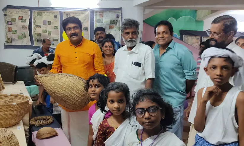 വർണക്കൂടാരമൊരുക്കി പ്രവേശനോത്സവം വർണക്കൂടാരമൊരുക്കി പ്രവേശനോത്സവം