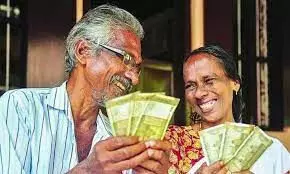 ഒരു മാസത്തെ ക്ഷേമ പെൻഷൻ ഈ മാസം എട്ടു മുതൽ ഒരു മാസത്തെ ക്ഷേമ പെൻഷൻ ഈ മാസം എട്ടു മുതൽ