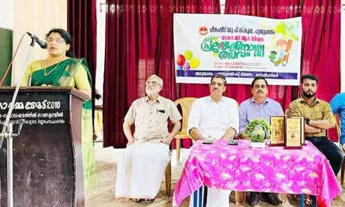 കളിചിരികളുമായി പ്ര​വേ​ശ​നോ​ത്സ​വം