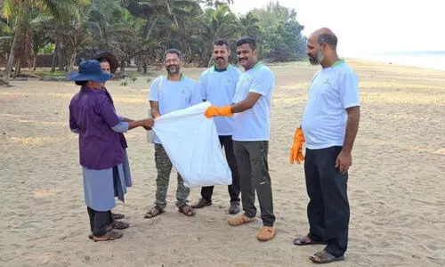 പ്രഭാത സവാരിക്കൊപ്പം ശുചിത്വ ബോധവത്കരണം