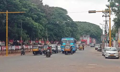 പരാതി പ്രവാഹം: സ്വരാജ് റൗണ്ടിലെ സിഗ്നലുകൾ പ്രവർത്തനം നിർത്തി