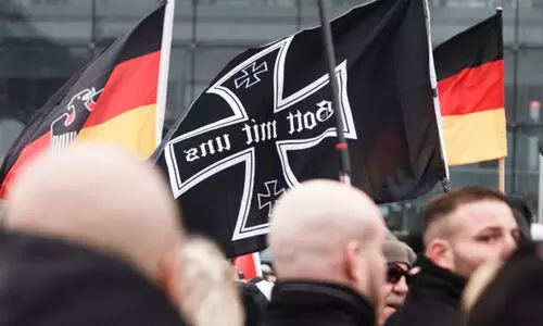 തീ​വ്ര വ​ല​തു​പ​ക്ഷ​ത്തി​ന് പി​ന്തു​ണ​യേ​റു​ന്നു; ആ​ശ​ങ്ക​യി​ൽ ജ​ർ​മ​ൻ പാ​ർ​ട്ടി​ക​ൾ