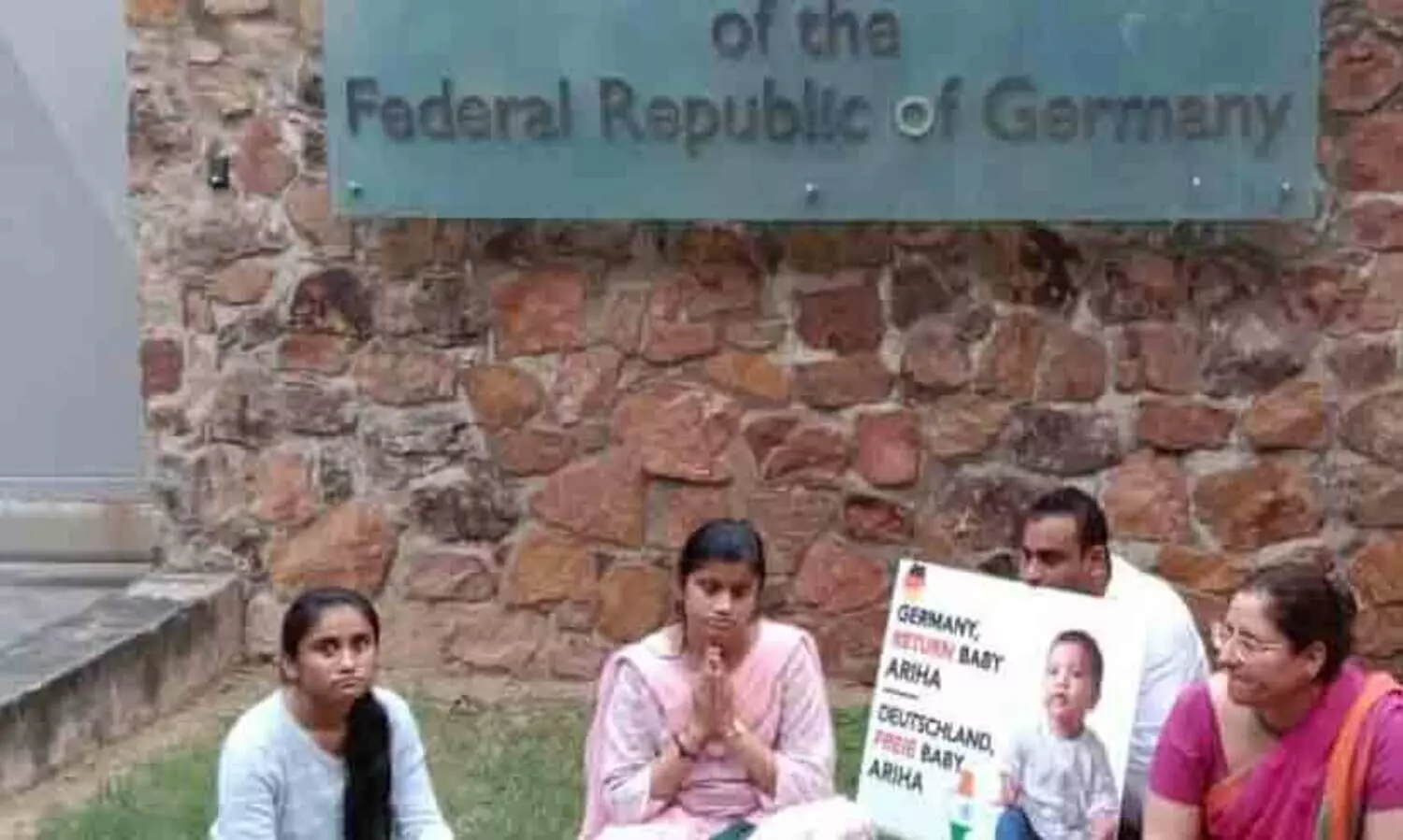 Send back baby Ariha 59 MPs from 19 parties ask Germany