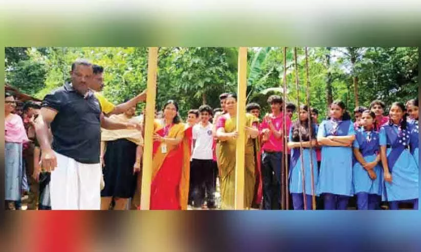 കുഞ്ഞുങ്ങൾക്ക് സ്നേഹവീട് ഒരുക്കാൻ വിരമിക്കുന്ന അധ്യാപികമാരുടെ കൈത്താങ്ങ് കുഞ്ഞുങ്ങൾക്ക് സ്നേഹവീട് ഒരുക്കാൻ വിരമിക്കുന്ന അധ്യാപികമാരുടെ കൈത്താങ്ങ്