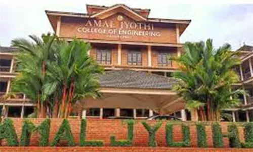 അമൽജ്യോതി കോളജിൽ വിദ്യാർഥിനിയുടെ ആത്മഹത്യ: തലകറങ്ങി വീണതാണെന്ന്​ കോളജ് അധികൃതർ ഡോക്‌ടറോട് പറഞ്ഞതായി വിദ്യാർഥികൾ