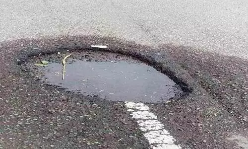 വടശ്ശേരിക്കര-ചിറ്റാർ-ആങ്ങമൂഴി റോഡിൽ അപകടക്കെണിയൊരുക്കി കുഴി വടശ്ശേരിക്കര-ചിറ്റാർ-ആങ്ങമൂഴി റോഡിൽ അപകടക്കെണിയൊരുക്കി കുഴി