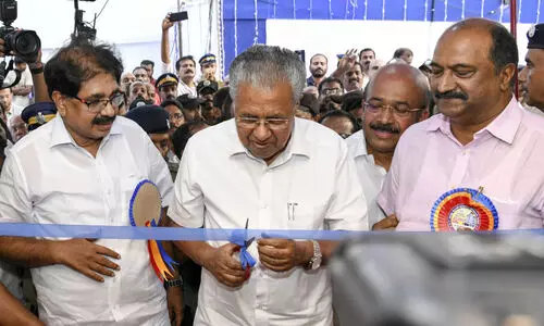 2000 രൂ​പ പി​ൻ​വ​ലി​ച്ച​ത്​ ക​റ​ൻ​സി​യു​ടെ വി​ശ്വാ​സ്യ​ത ന​ഷ്ട​പ്പെ​ടു​ത്തി​യെന്ന് മു​ഖ്യ​മ​ന്ത്രി