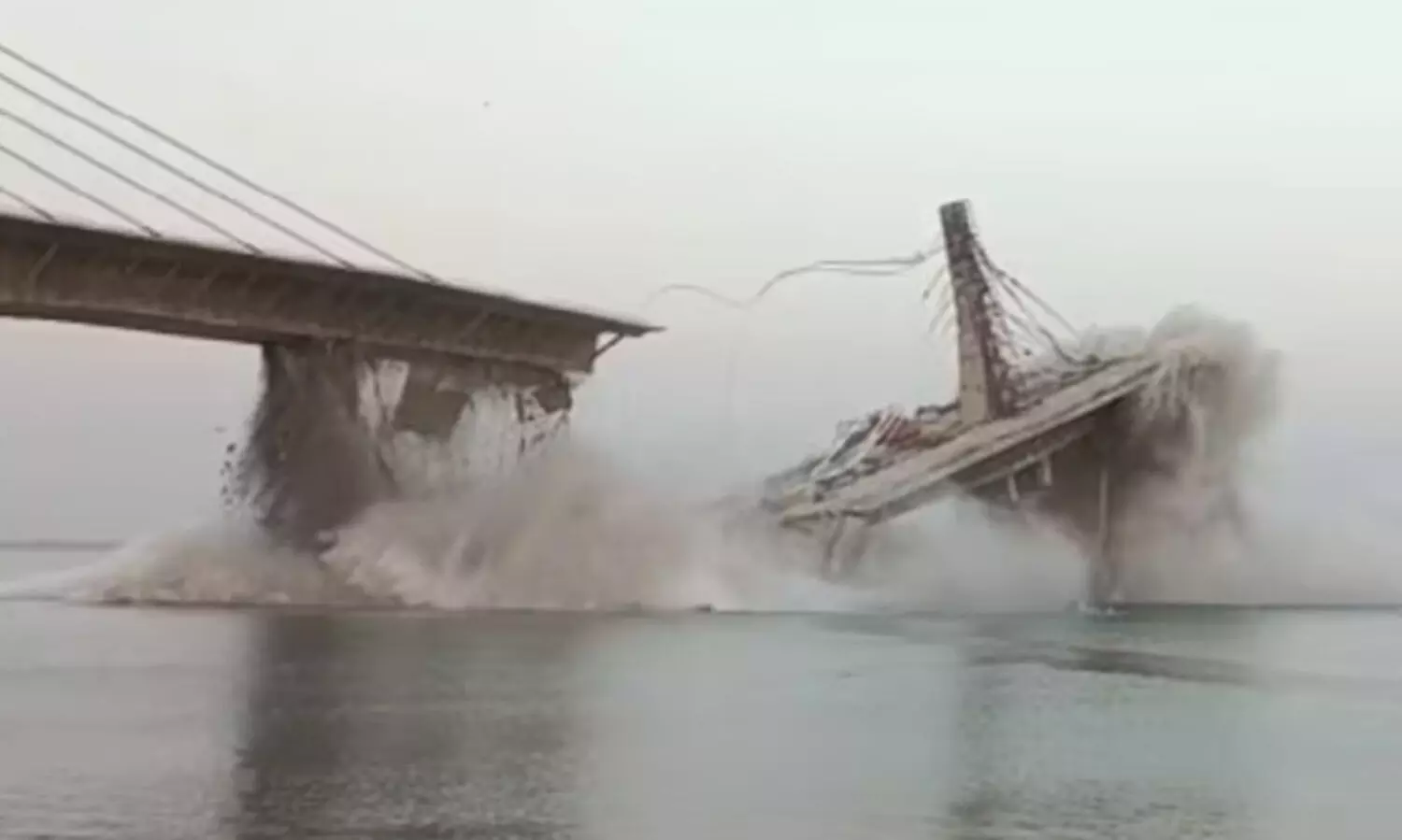 bridge collapse 09978