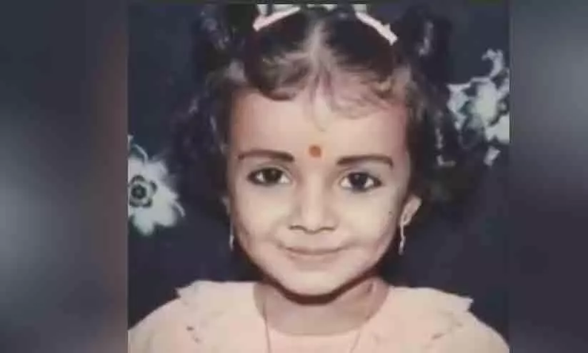 Sithara Krishnakumar  Shares  Her childhood Pic