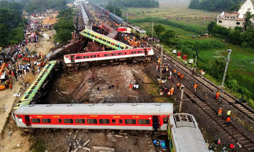 ഒഡീഷ ട്രെയിനപകടം : നോർക്ക ഇടപെട്ട് 14 മലയാളികളെ തിങ്കളാഴ്ച നാട്ടിലെത്തിക്കും