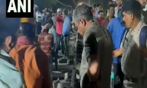 ഒഡിഷ ട്രെയിൻ ദുരന്തം: അറ്റകൂറ്റപ്പണികൾ നടക്കുന്നു; ഗതാഗതം അതിവേഗത്തിൽ പുനഃസ്ഥാപിക്കാൻ കഴിയുമെന്ന് പ്രതീക്ഷ -റെയിൽവേ