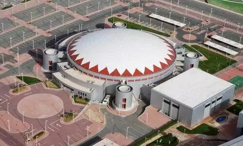 ക​ളി​മ​ണ്ണി​ലേ​ക്ക് ഇ​നി വോ​ളി​ബാ​ളും