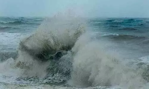 ശക്തമായ കാറ്റും മോശം കാലാവസ്ഥയും; മത്സ്യ തൊഴിലാളികൾക്ക് മുന്നറിയിപ്പ്, നാല് ദിവസം കടലിൽ പോകരുത്