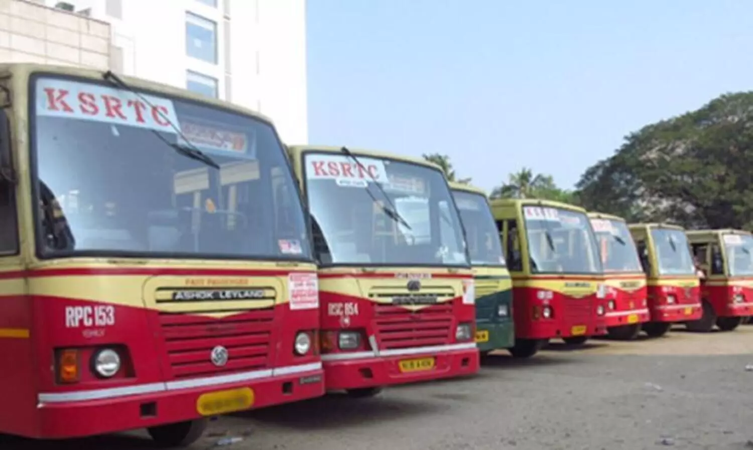 കെ.എസ്​.ആർ.ടി.സി പണിമുടക്ക്​: ഒരു ദിവസത്തെ ശമ്പളം പിടിക്കാമെന്ന്​ ഹൈകോടതി