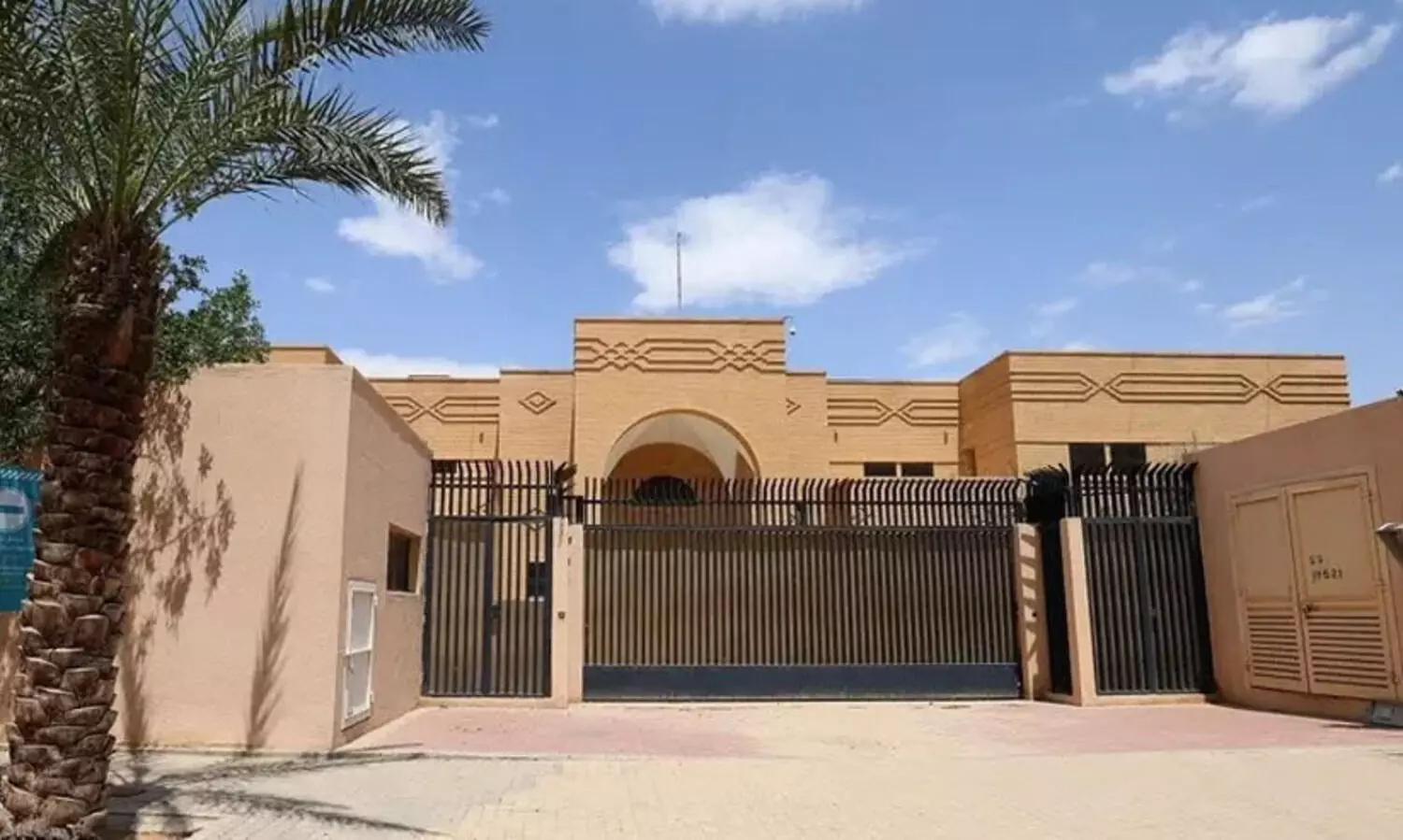 സൗദിയിലെ ഇറാനിയൻ നയതന്ത്ര കാര്യാലയങ്ങൾ നാളെ തുറക്കും