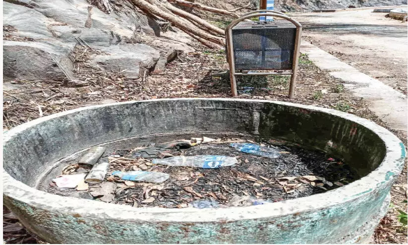 പ്ലാസ്റ്റിക് മുക്ത പറമ്പിക്കുളത്തിനായി കൈകോർത്ത് സന്ദർശകർ പ്ലാസ്റ്റിക് മുക്ത പറമ്പിക്കുളത്തിനായി കൈകോർത്ത് സന്ദർശകർ