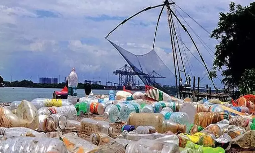 വില്ലനാണ് കടലിലെ പ്ലാസ്റ്റിക്; നീറ്റിലിറങ്ങണം ‘ശുചിത്വ സാഗരം’