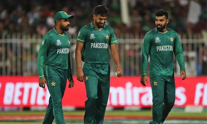 ബാബർ അസമോ, ഷദബ് ഖാനോ അല്ല! ഐ.പി.എല്ലിൽ സൂപ്പർ ഹിറ്റാകാനുള്ള പാക് താരത്തിന്റെ പേര് വെളിപ്പെടുത്തി ടോം മൂഡി ബാബർ അസമോ, ഷദബ് ഖാനോ അല്ല! ഐ.പി.എല്ലിൽ സൂപ്പർ ഹിറ്റാകാനുള്ള പാക് താരത്തിന്റെ പേര് വെളിപ്പെടുത്തി ടോം മൂഡി