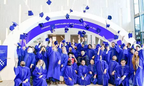 എ.​ഐ സ​ർ​വ​ക​ലാ​ശാ​ല​യി​ൽ​നി​ന്ന്​ ആ​ദ്യ ബാ​ച്ച്​ പു​റ​ത്തി​റ​ങ്ങി