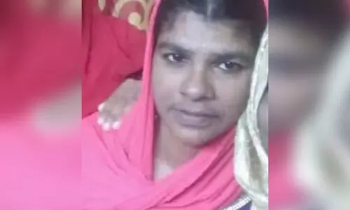 മകൾ ഓടിച്ച സ്കൂട്ടർ മറിഞ്ഞ് മാതാവ് മരിച്ചു