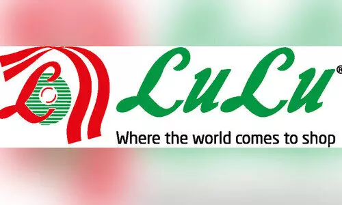 പ​രി​സ്ഥി​തി​ദി​ന​ത്തി​ൽ തു​ണി ഷോ​പ്പി​ങ് ബാ​ഗു​ക​ളു​മാ​യി ലു​ലു ഹൈ​പ്പ​ർ മാ​ർ​ക്ക​റ്റ്
