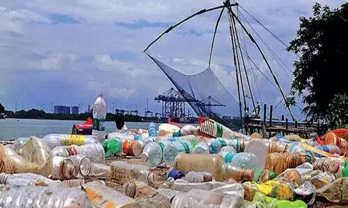 വില്ലനാണ് കടലിലെ പ്ലാസ്റ്റിക്; നീറ്റിലിറങ്ങണം ‘ശുചിത്വ സാഗരം’