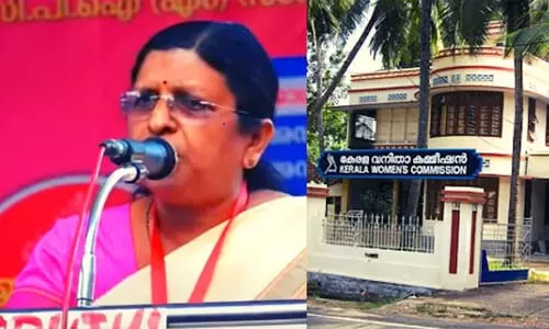 നഗ്നതാ പ്രദർശനം: പ്രതിക്ക് സ്വീകരണം നൽകിയത് അസംബന്ധമാണെന്ന് വനിതാ കമീഷൻ