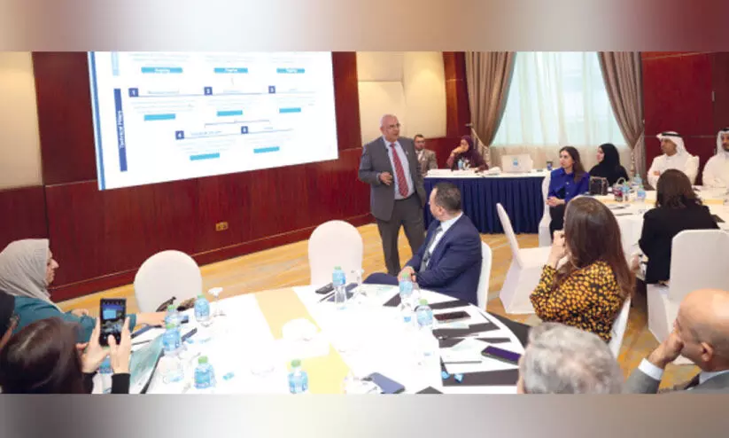 പ്രവാസി തൊഴിലാളികൾക്കുള്ള നിർബന്ധിത ആരോഗ്യ ഇൻഷുറൻസ് പദ്ധതി ഉടൻ പ്രവാസി തൊഴിലാളികൾക്കുള്ള നിർബന്ധിത ആരോഗ്യ ഇൻഷുറൻസ് പദ്ധതി ഉടൻ