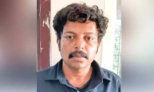 പണവും മൊബൈൽ ഫോണും മോഷ്ടിച്ചയാൾ പിടിയിൽ