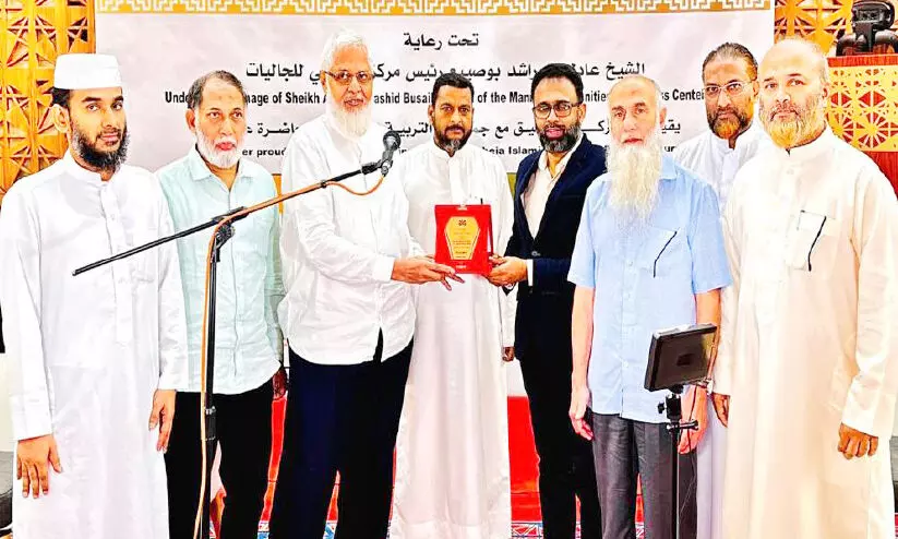 ഡോ. ജൗഹർ മുനവ്വിറിനെ ആദരിച്ചു ഡോ. ജൗഹർ മുനവ്വിറിനെ ആദരിച്ചു