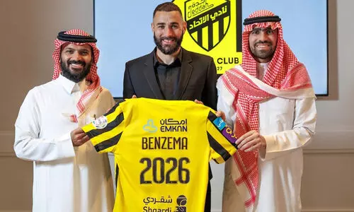 കരീം ബെൻസെമ അൽ ഇത്തിഹാദ് ക്ലബുമായി കരാറിൽ ഒപ്പുവച്ചു
