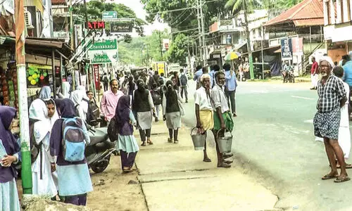 പൊന്നാനി-ചാവക്കാട് റൂട്ടിൽ സ്വകാര്യബസുകളുടെ മിന്നൽ പണിമുടക്ക്