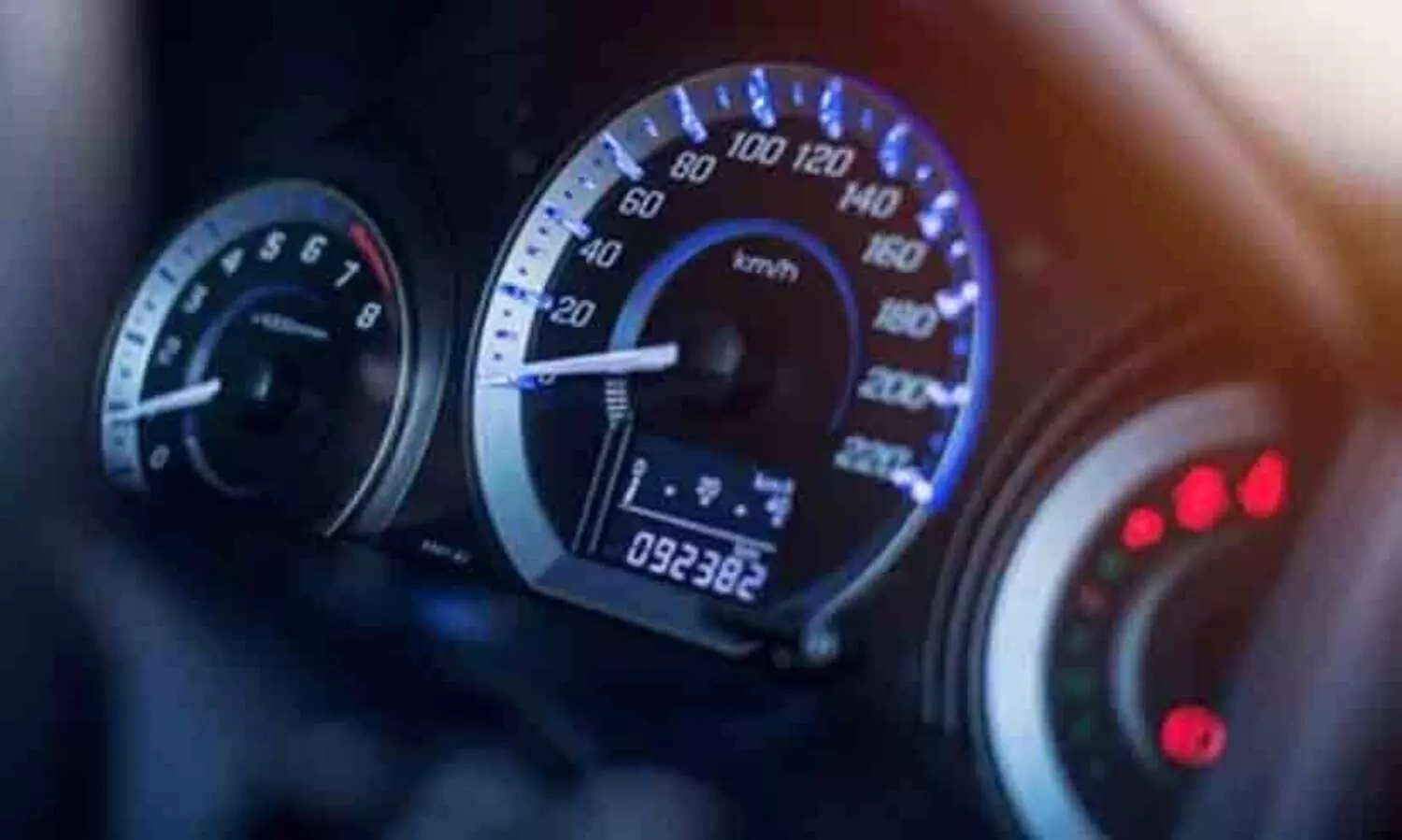 കാറിന്‍റെ മൈലേജ് കൂട്ടണോ? ഈ സൂത്രങ്ങൾ  പരീക്ഷിച്ചു നോക്കൂ...