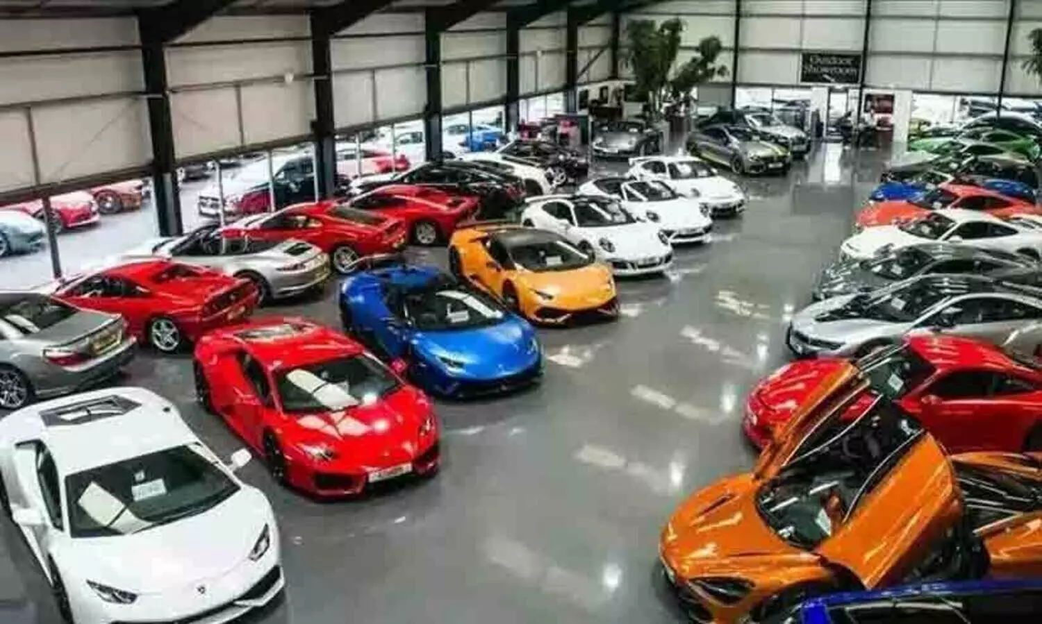 ഫെരാരി, ലംബോർഗിനി, റോൾസ് റോയ്സ്... റിയൽ എസ്റ്റേറ്റ് ഭീമൻമാരിൽ നിന്ന് ഇ.ഡി പൊക്കിയത് 60 കോടിയുടെ ആഡംബര കാറുകൾ