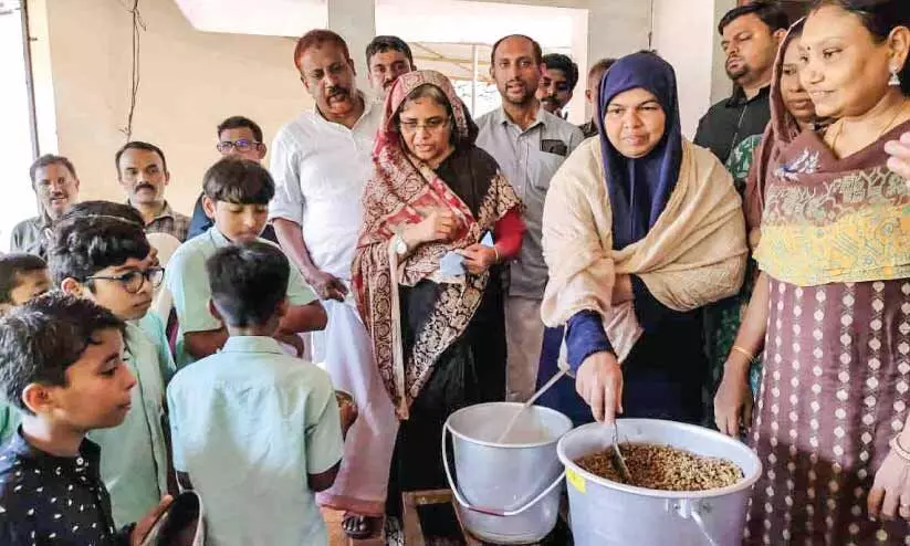 ആരും വിശന്നിരിക്കരുത് കൊണ്ടോട്ടി ജി.എം.യു.പി.എസിൽ ഇനി പ്രാതലും ആരും വിശന്നിരിക്കരുത് കൊണ്ടോട്ടി ജി.എം.യു.പി.എസിൽ ഇനി പ്രാതലും