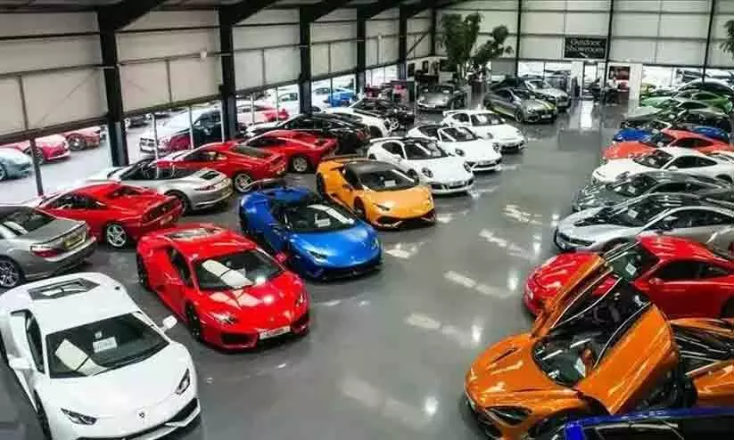 ഫെരാരി, ലംബോർഗിനി, റോൾസ് റോയ്സ്... റിയൽ എസ്റ്റേറ്റ് ഭീമൻമാരിൽ നിന്ന് ഇ.ഡി പൊക്കിയത് 60 കോടിയുടെ ആഡംബര കാറുകൾ ഫെരാരി, ലംബോർഗിനി, റോൾസ് റോയ്സ്... റിയൽ എസ്റ്റേറ്റ് ഭീമൻമാരിൽ നിന്ന് ഇ.ഡി പൊക്കിയത് 60 കോടിയുടെ ആഡംബര കാറുകൾ